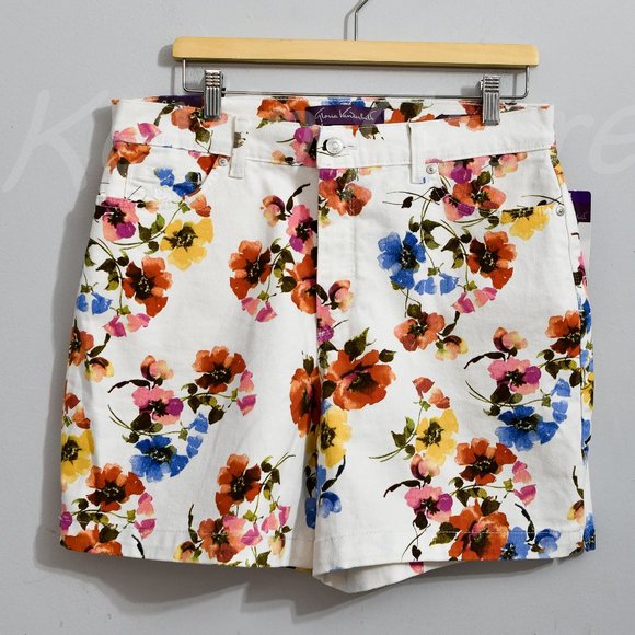 Size 14 White Gloria Vanderbilt Ladies' Amanda Short - Picture 1 of 8